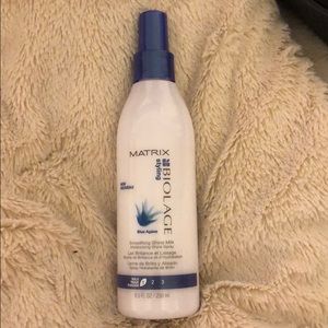 NWT Matrix Biolage smoothing shine milk